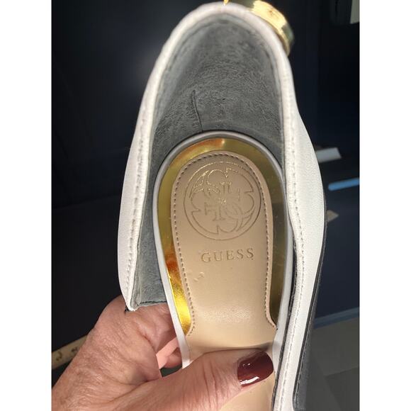 Guess Black White Two Tone Pumps 9M | Pointed Toe Heels Quiet Luxury Classic - Picture 6 of 6